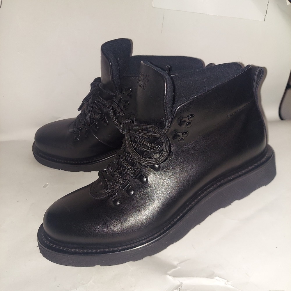 Season Three THE ULTRALIGHT HIKING BOOT Men's 7 Black Leather Worn Once
